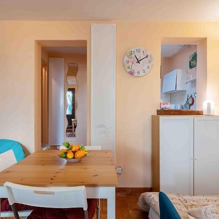 Apartamento San Frediano Cozy Studio With Private Patio Florencia Exterior foto