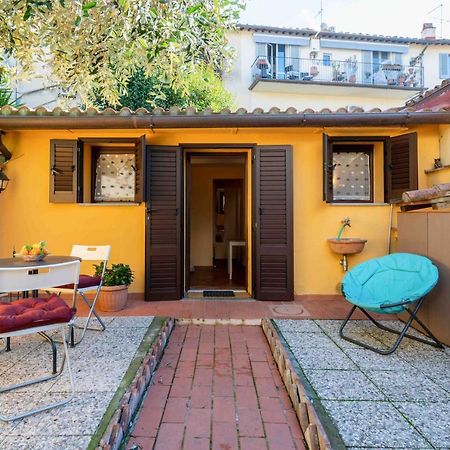 Apartamento San Frediano Cozy Studio With Private Patio Florencia Exterior foto