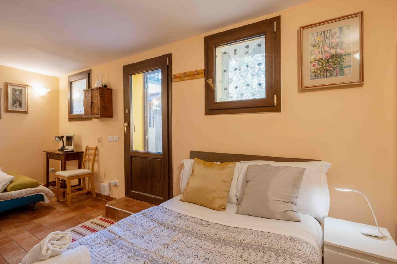 Apartamento San Frediano Cozy Studio With Private Patio Florencia Exterior foto